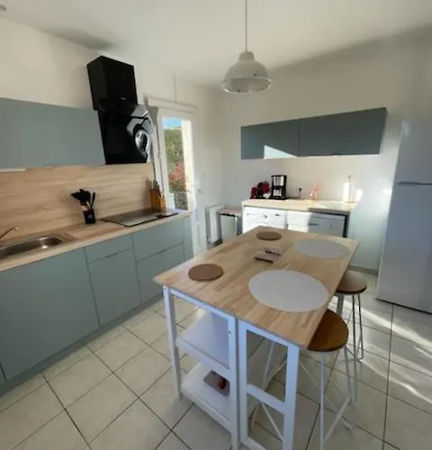 Proche De La Villa