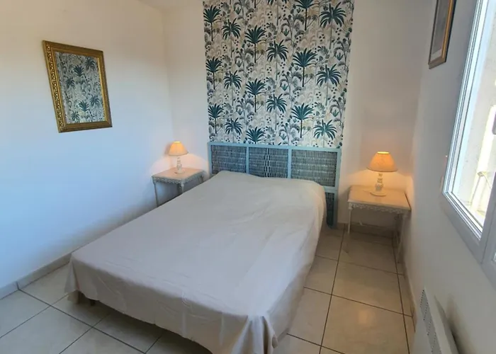 Proche De La Villa *